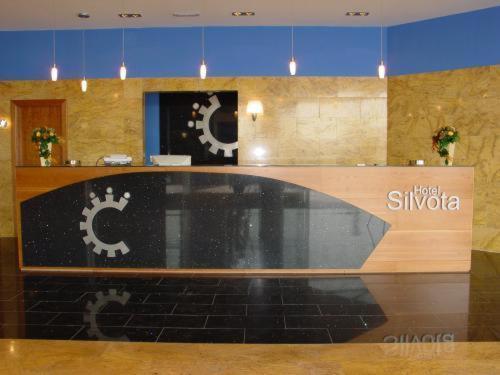 Hotel Silvota Lugo de Llanera Exterior photo